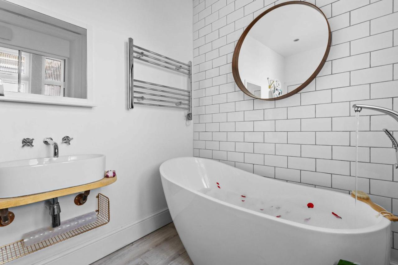 Flat 2 Fairfax Place - Modern Stylish Flat With Plenty Of Charm In Central Dartmouth Kültér fotó